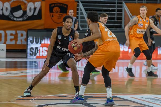 都隐藏着多 都隐藏着多